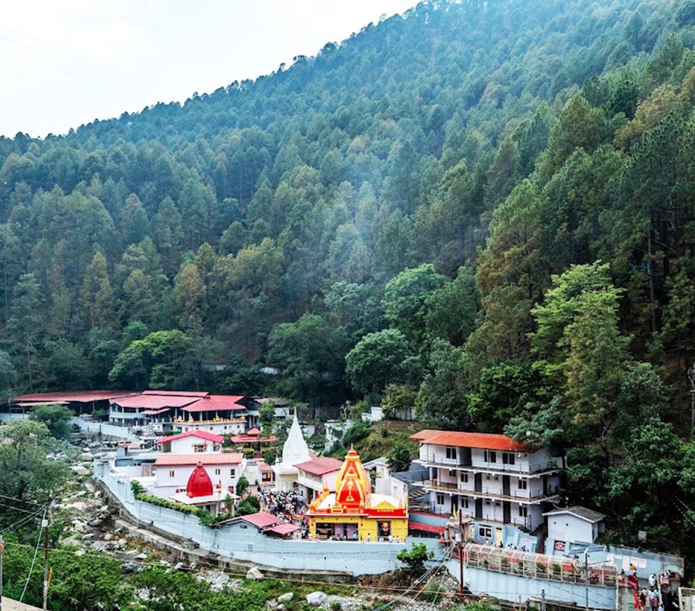 Hotels Near Kainchi Dham With Mountain View & Peaceful Environment