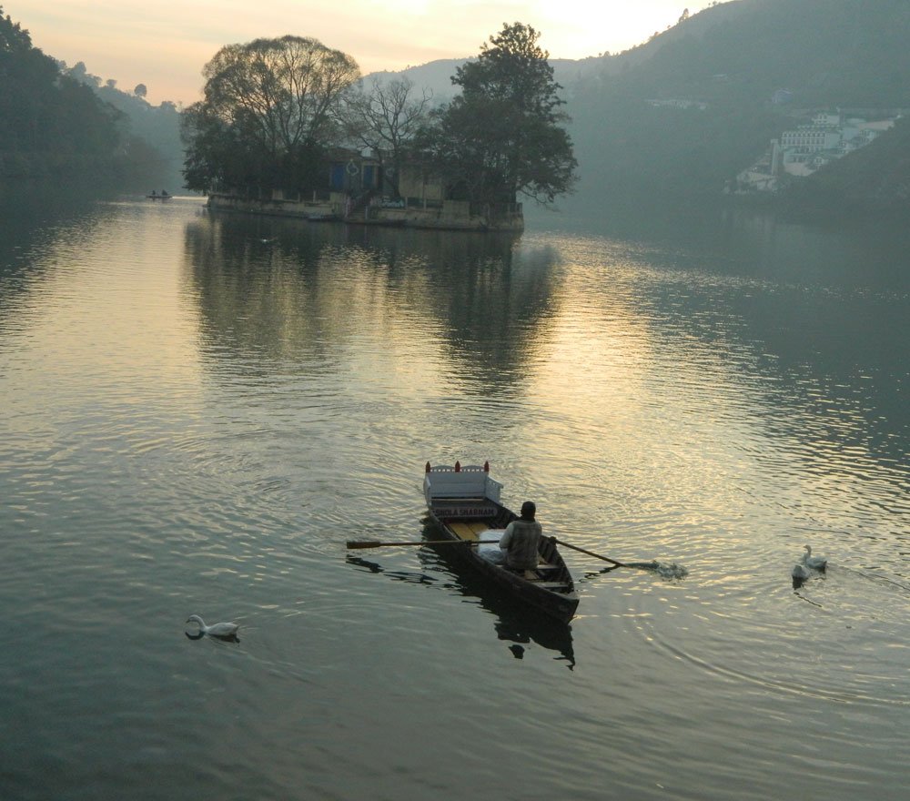 Hotels in Naukuchiatal