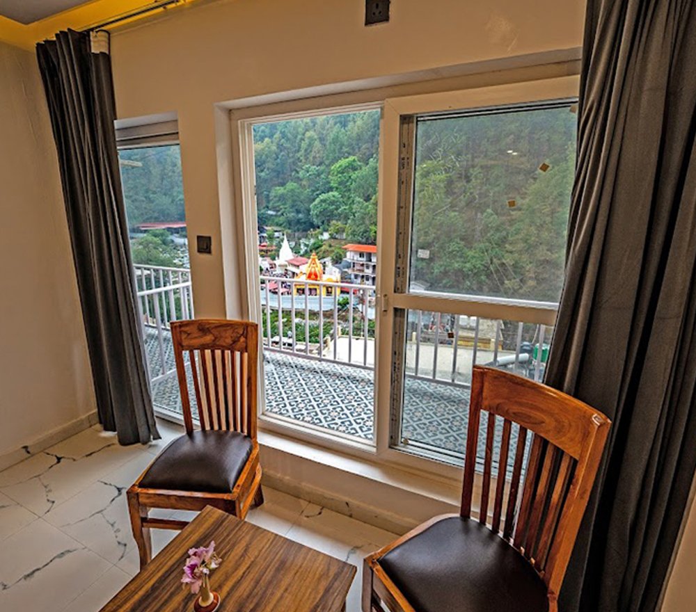 Hotel Near Kainchi Dham Ashram