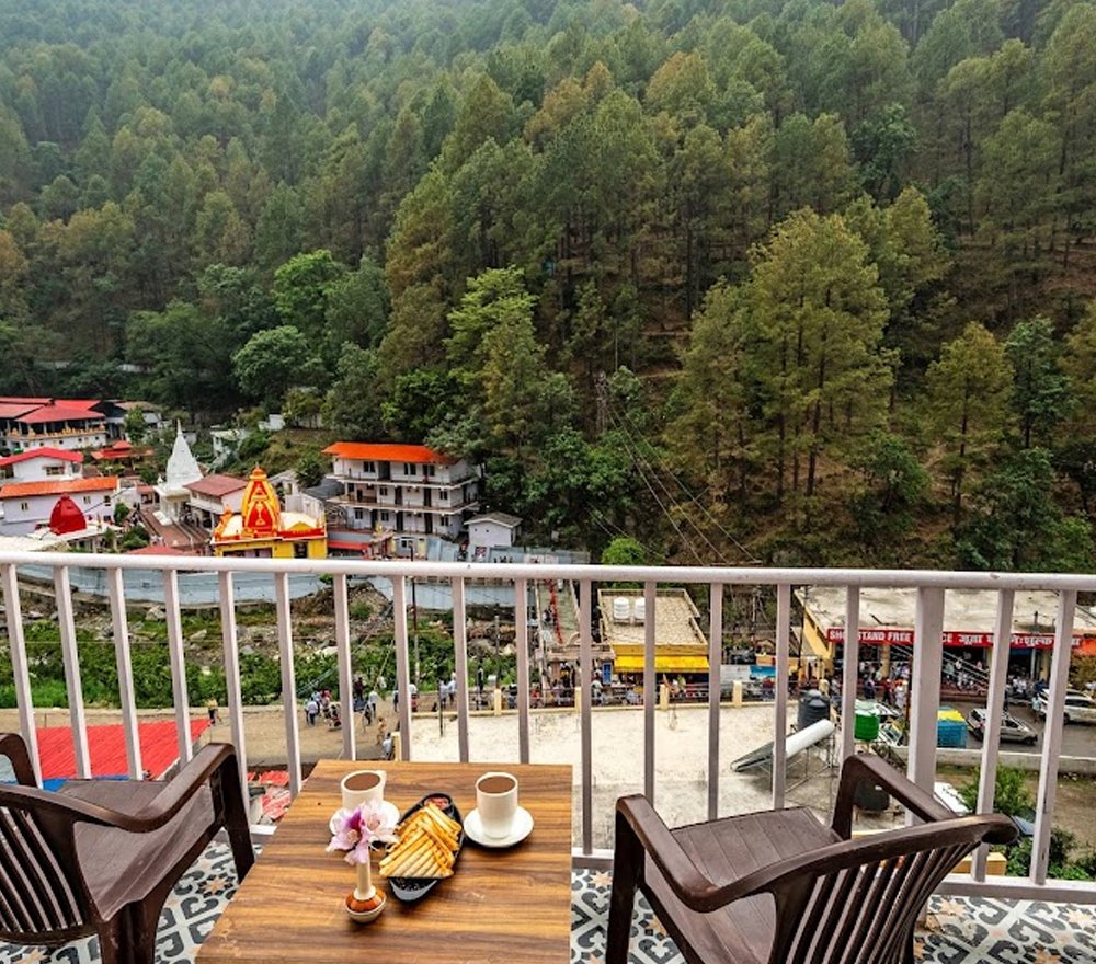 Ashram Stay or Hotel Booking